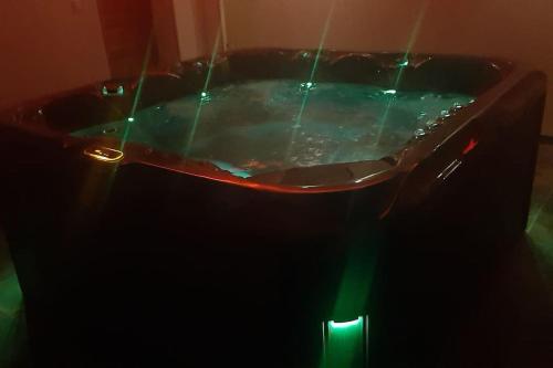 Photo de la galerie de l'établissement Oasis Relax Jacuzzi & Plage, à Dunkerque