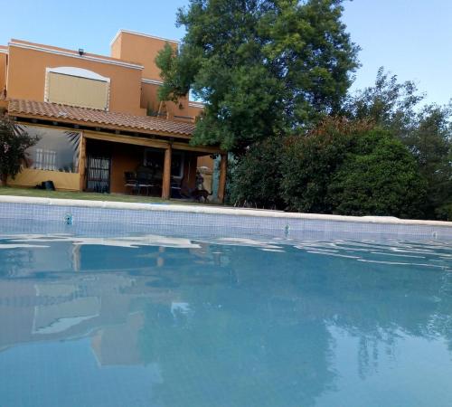 Bazén v ubytování Casa La Naranja nebo v jeho okolí