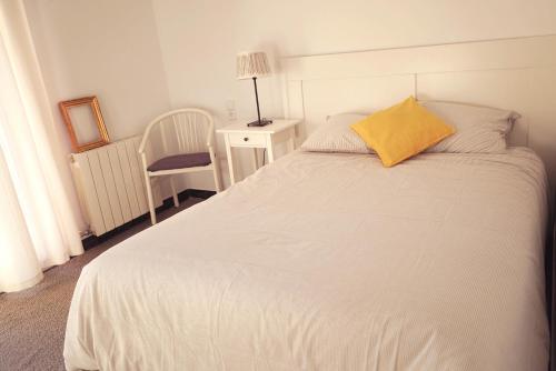 Postel nebo postele na pokoji v ubytování Habitación doble con Balcón
