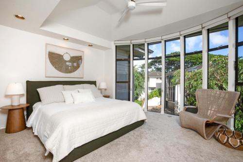 Una cama o camas en una habitación de KBM Resorts FREE CAR Residences at Napili Bay Massive 3-Bedroom Condo 30 seconds from Napili Bay NPG-C11