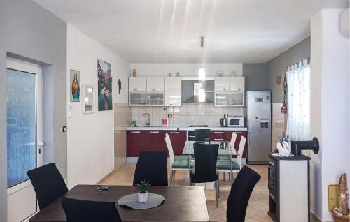 3 Bedroom Stunning Home In Bibinje