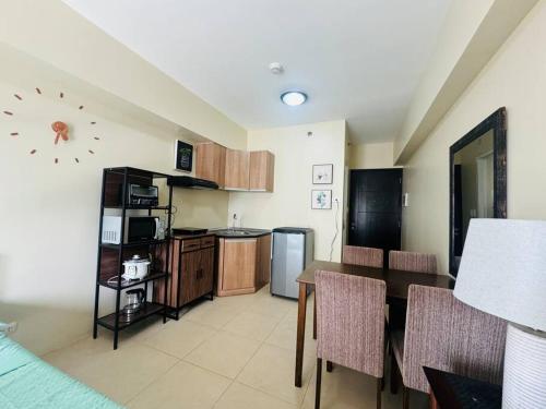 Kuhinja ili čajna kuhinja u objektu Tower 2 Avida Riala