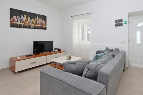 Seaside house for families with children Barbat, Rab - 22294