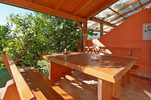 Seaside house for families with children Barbat, Rab - 22294