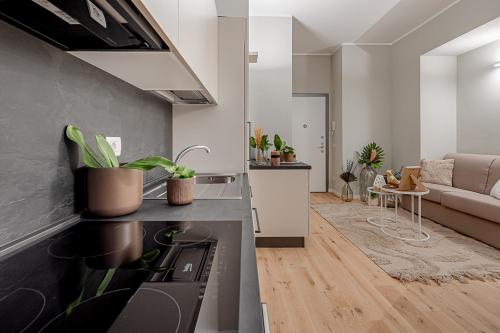 NEW! Duomo-San Siro - Super Cute Modern Apt, 15mins to Duomo!