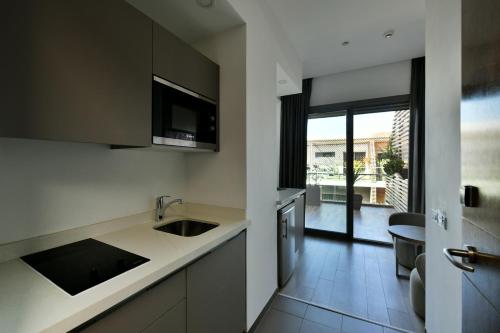 Dapur atau dapur kecil di Ocean Park Hotel, Premium Suites & Wellness