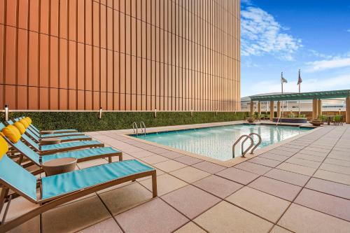 Embassy Suites Houston - Downtown Image