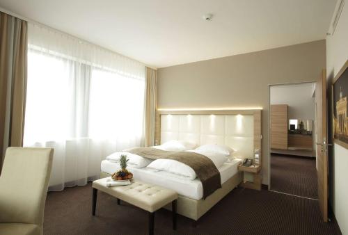 H4 Hotel Berlin Alexanderplatz Image