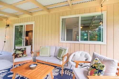 Χώρος καθιστικού στο Peaceful Petfriendly Paradise Home with AC