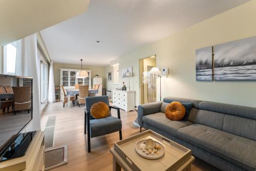 Galeriebild der Unterkunft Rustig en luxueus app met zwembad vlak bij strand in Middelkerke