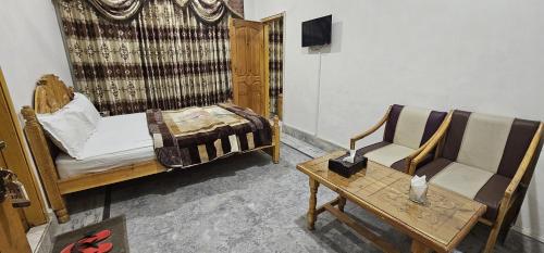Gallery image of Almas Hotel Fizaghat Mingora Swat in Swat