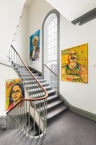 Galería fotográfica de Judges Lodgings Hotel Apartments Gloucester Docks with Secure Parking en Gloucester