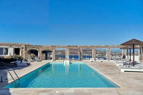 Piscina di Villa Petrolefko By Ethos Hospitality o nelle vicinanze