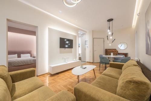 Dream Athens Stay Cozy 3BR with balcony