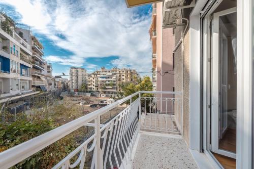 Dream Athens Stay Cozy 3BR with balcony