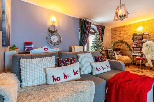 Un lugar para sentarse en Folkowy Dworek SPA & Fun