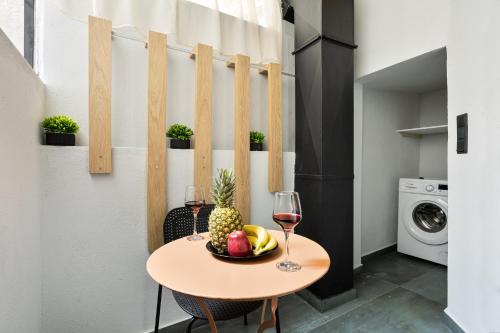 SuperLux Apt near White Tower