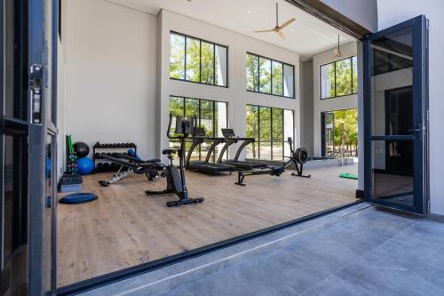 Fitness centrum a/nebo fitness zařízení v ubytování Franschhoek Hotel