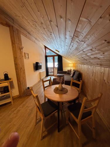 Μια τηλεόραση ή/και κέντρο ψυχαγωγίας στο Alpenhaus Bichlbach