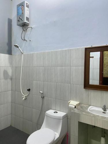 Bilik mandi di ADA Homestay