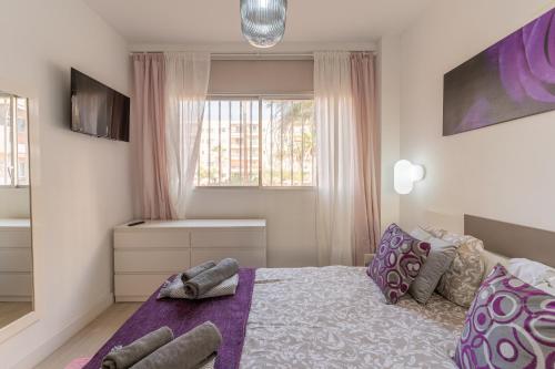 Central Los Cristianos Apartment with Pool Near Beach - Cris Sol