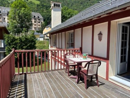 Confortable appart 2 chambres, terrasse, près télécabines à Cauterets - FR-1-812-106