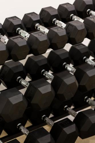 a bunch of black dumbbells on a table at Apartamentos Martalia Áticos Deluxe in Ronda