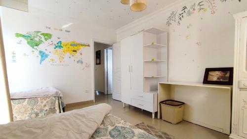 Postel nebo postele na pokoji v ubytování Charming 3-Bedroom Apartment in Alexandria with City View