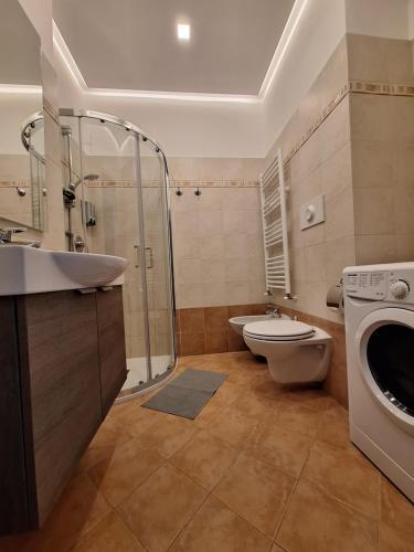 Ένα μπάνιο στο Atene Bilocale in affitto breve