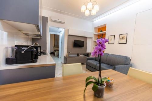 Η κουζίνα ή μικρή κουζίνα στο Atene Bilocale in affitto breve