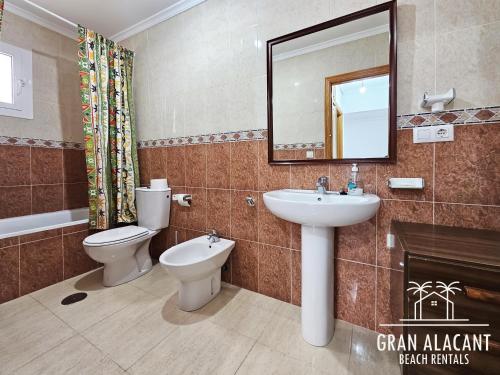 Ένα μπάνιο στο Adosado en Gran Alacant - Monte y Mar 3