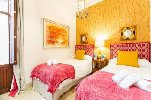 Colorful and Authentic Duplex in Seville