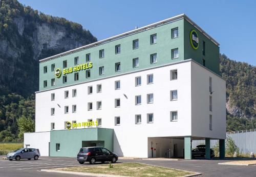 Nespecifikovaný výhled na hory nebo výhled na hory při pohledu z hotelu