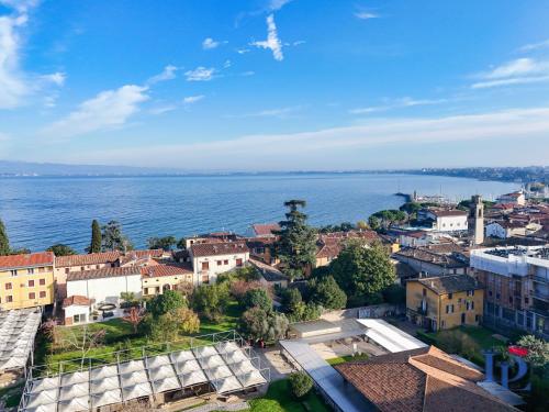 CIAO LAGO Family Apartment DesenzanoLoft Official Partner Homes & Villas by Marriott Bonvoy photo 2