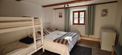 Postel nebo postele na pokoji v ubytování Haus am Seebach Leutasch Weidach