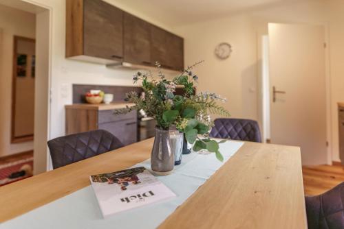 Küche/Küchenzeile in der Unterkunft Neues Luxus APARTMENT DACHSTEIN - Ramsau am Dachstein - inklusive SOMMERCARD !
