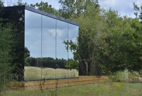Gambar di galeri bagi Mirror Houses Pound Farm - Pond OOD di Saxmundham