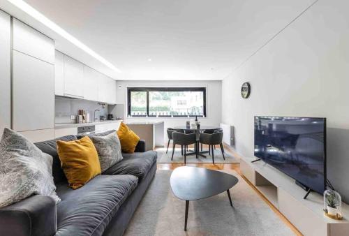 NEW LUX 2BR Flat Free Parking Cedofeita Porto