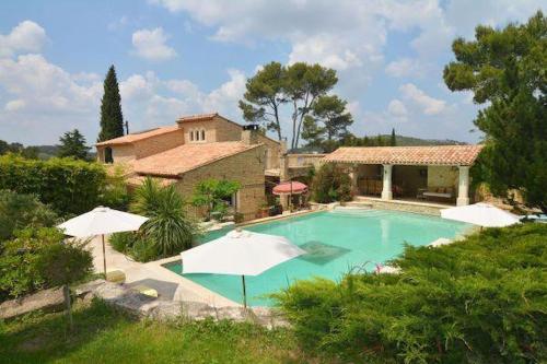 Prestige property with pool in the Alpilles