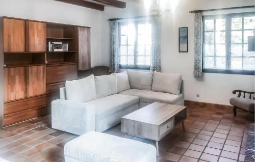 Η κουζίνα ή μικρή κουζίνα στο Cozy Home In La Tranche-Sur-Mer