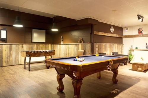 Τραπέζι μπιλιάρδου στο Luxury Lodge, 10 Bdr, Spa, Gym and Game Room