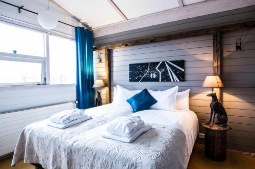 Katil atau katil-katil dalam bilik di Luxury Lodge, 10 Bdr, Spa, Gym and Game Room