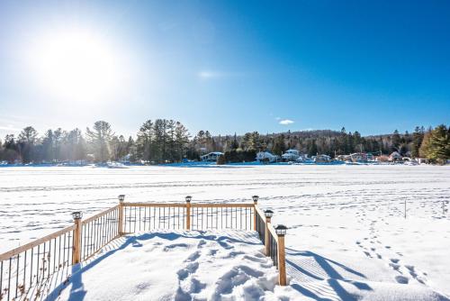 Gallery image of Chalet du Lac Lafond in Chertsey