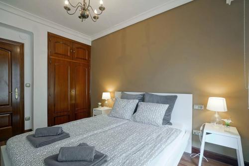 Amplio apartamento en Gros con parking privado