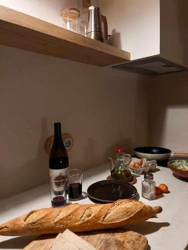Φαγητό σε αυτό το διαμέρισμα ή κάπου εκεί κοντά