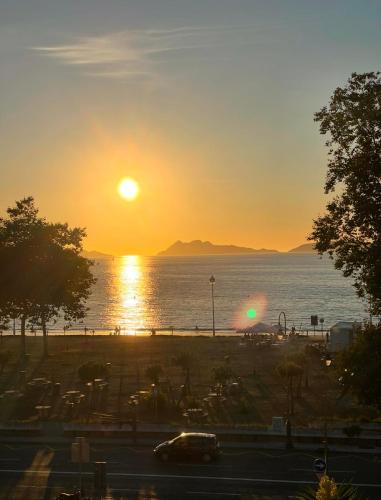 2 Habitaciones con vistas y 2 Terrazas en Primera Linea Playa Samil