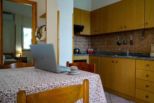 Dapur atau dapur kecil di Rosy Hotel Residence