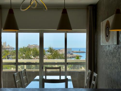 Apartamento vistas al mar junto Puerto Marina