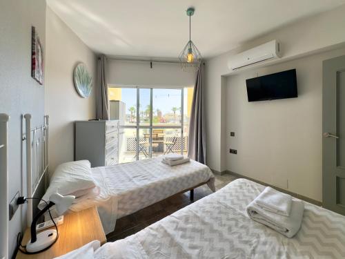 Apartamento vistas al mar junto Puerto Marina