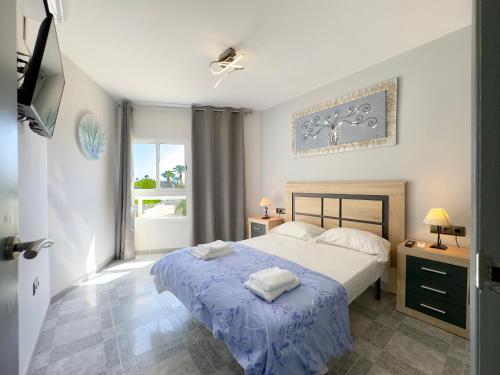 Apartamento vistas al mar junto Puerto Marina